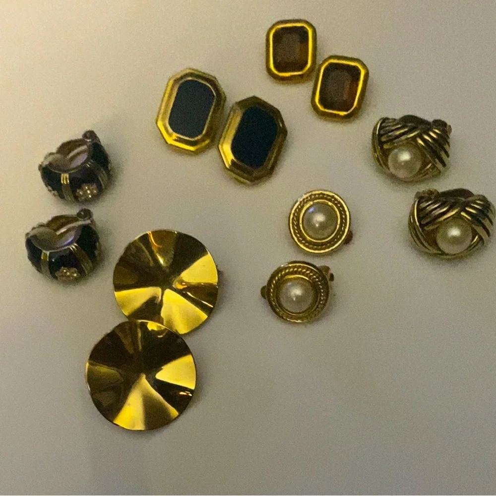 VTG CLIP Earrings Goldtone and Faux Pearl Earring Set Lot - Picture 2 of 3